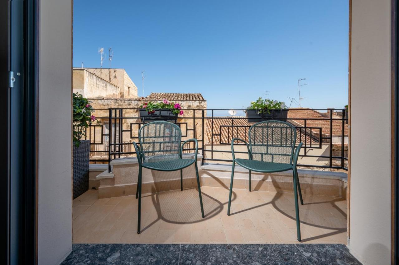 Bed 10.5 - Design Suite Castellammare del Golfo Exterior photo