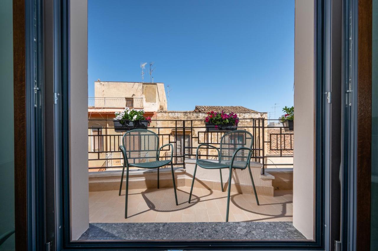 Bed 10.5 - Design Suite Castellammare del Golfo Exterior photo